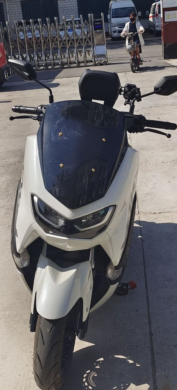 雅马哈 NMAX