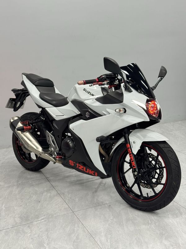 豪爵铃木 GSX250R