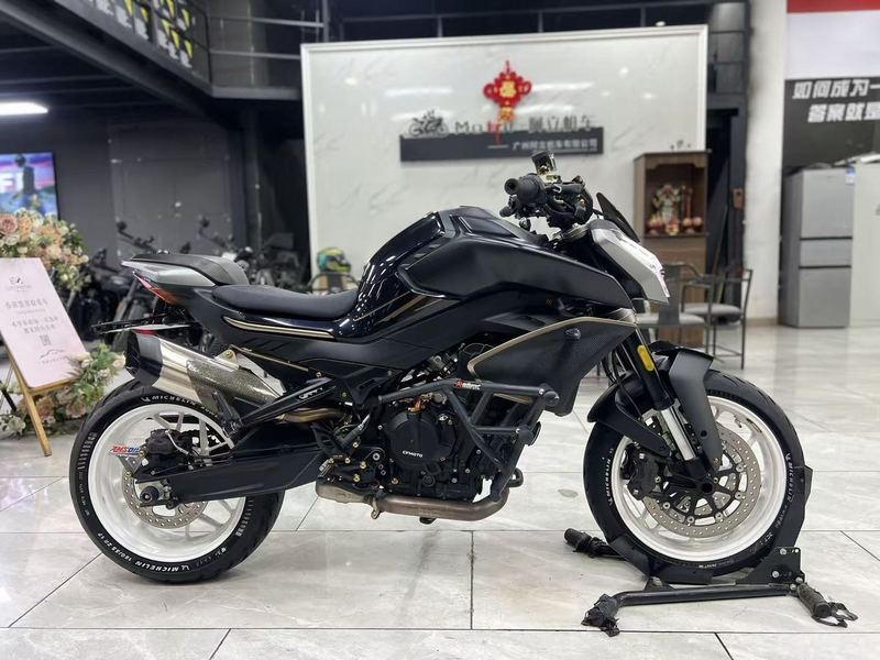 春风 800NK