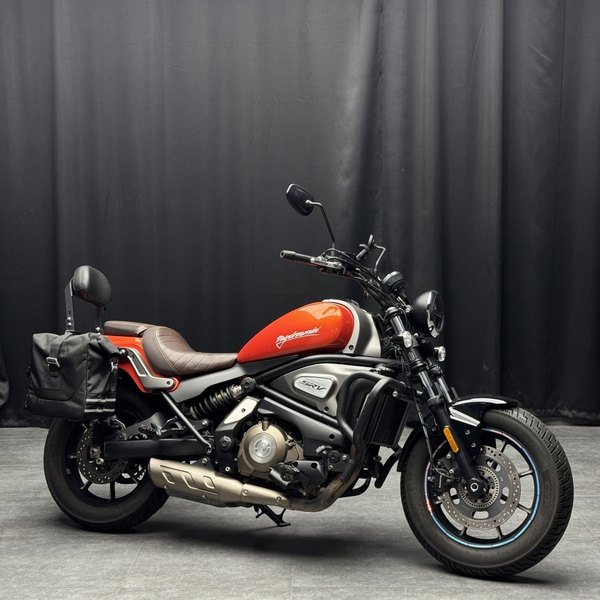 QJMOTOR 闪500S