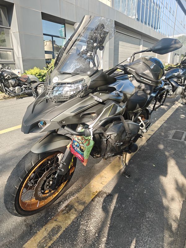 贝纳利 金鹏 TRK502