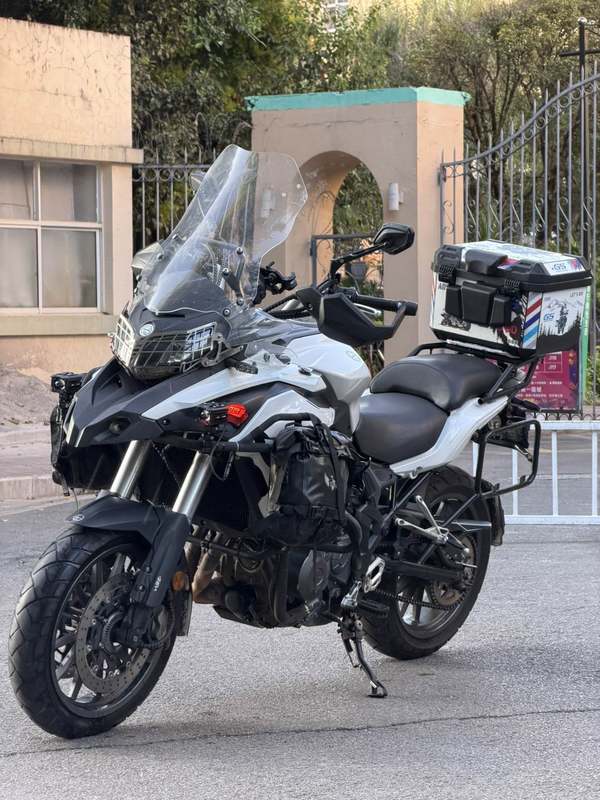贝纳利 金鹏 TRK502