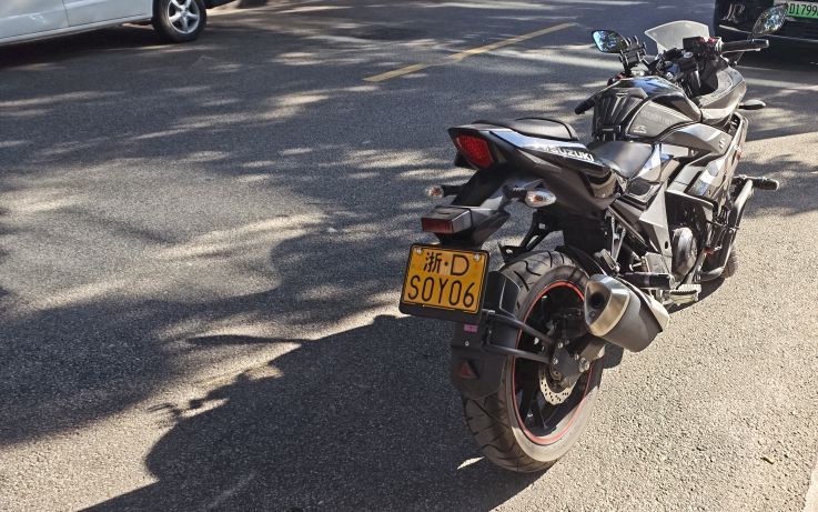 豪爵铃木 GSX250R