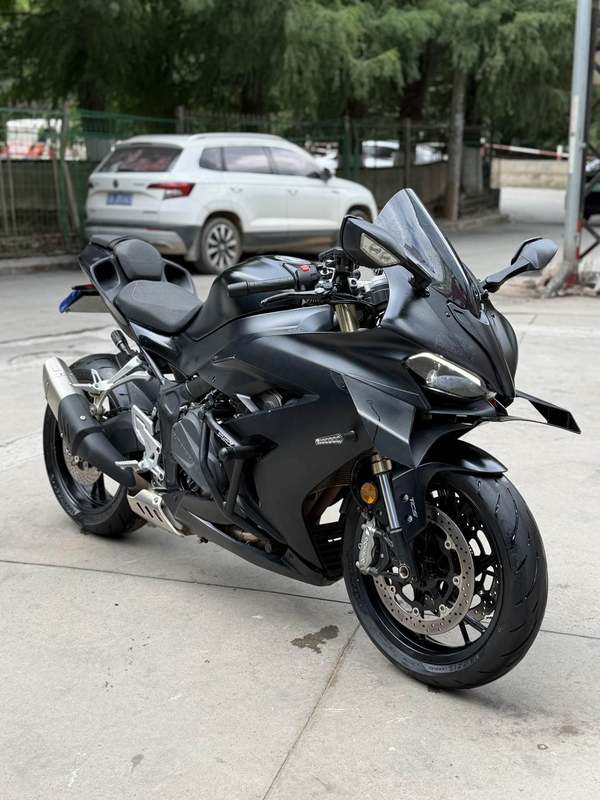 QJMOTOR 赛600