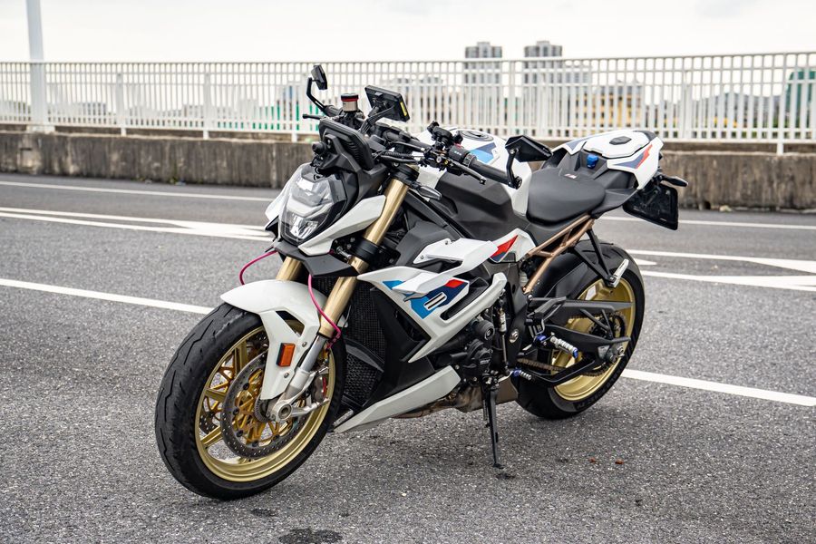 宝马 S 1000 R