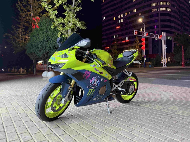 张雪机车 500RR
