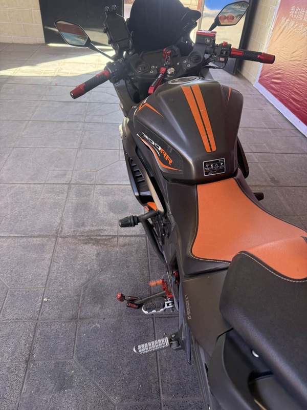 无极 300RR