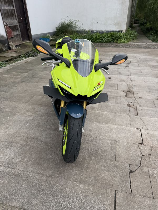 张雪机车 500RR