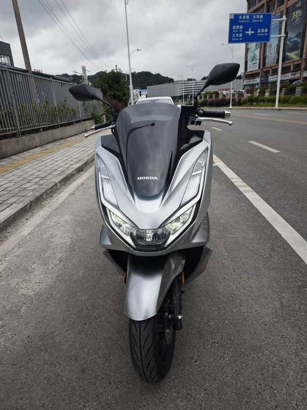 五羊本田 PCX