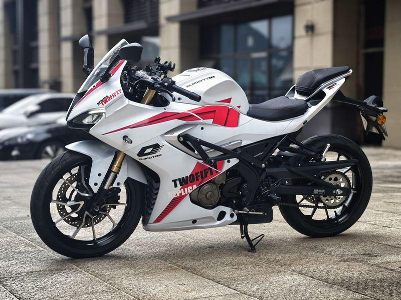 QJMOTOR 赛250