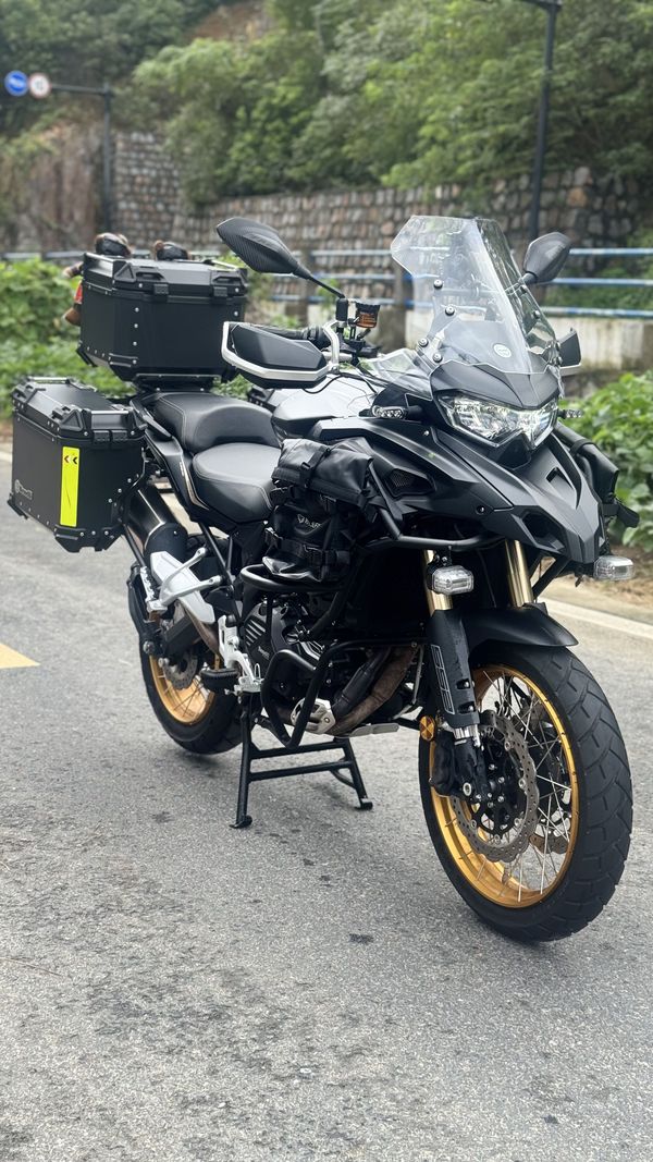 贝纳利 TRK552