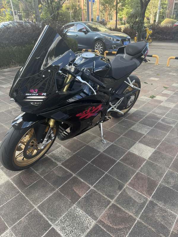 张雪机车 500RR