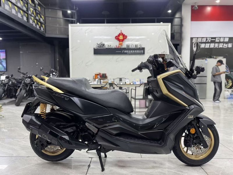 光阳 赛艇 S250