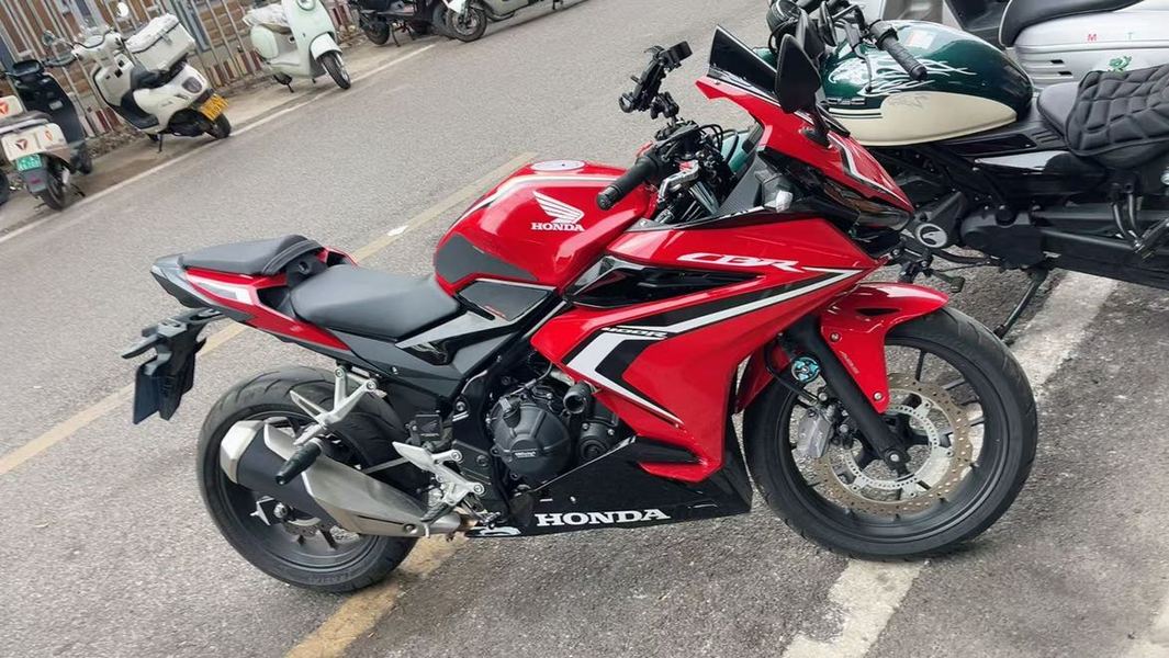 本田WING CBR400R