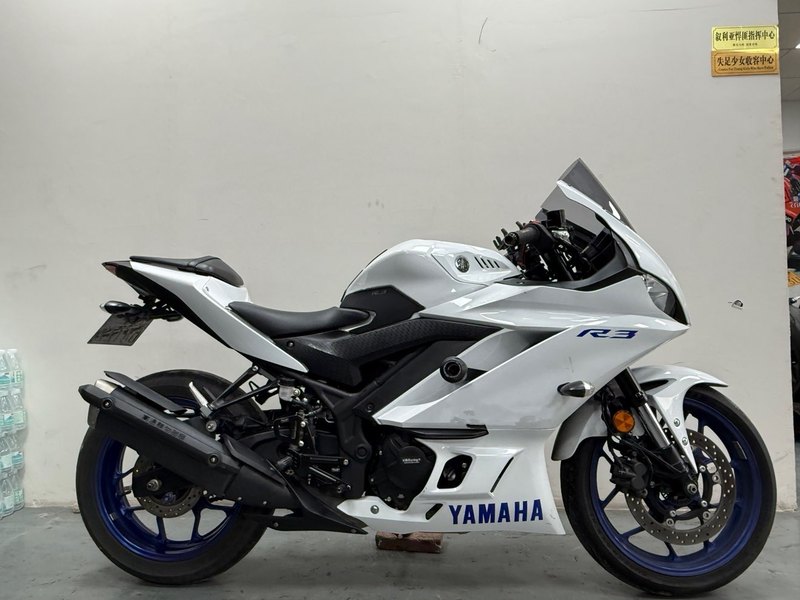 雅马哈 YZF-R3