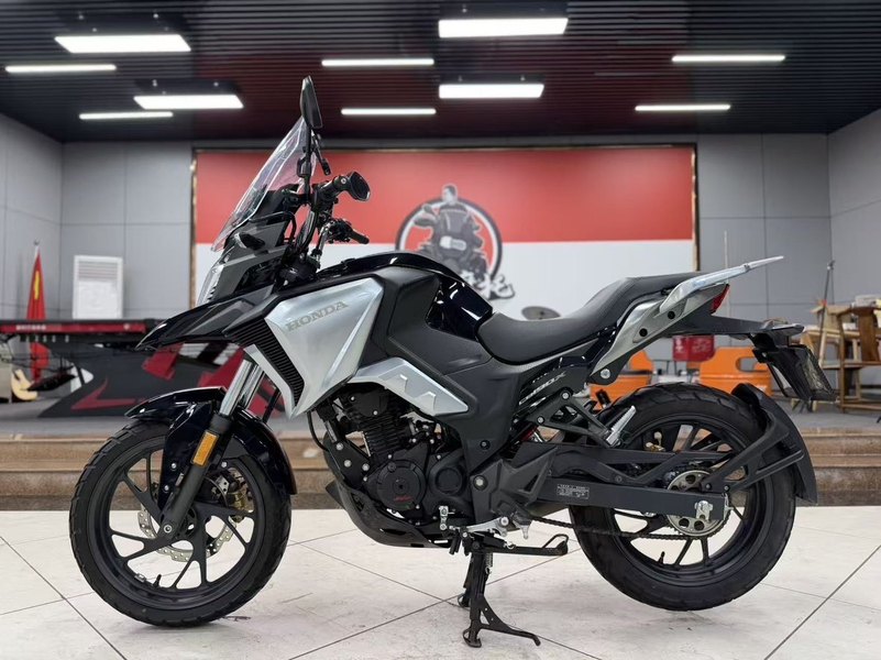 五羊本田 猛鸷 CB190X