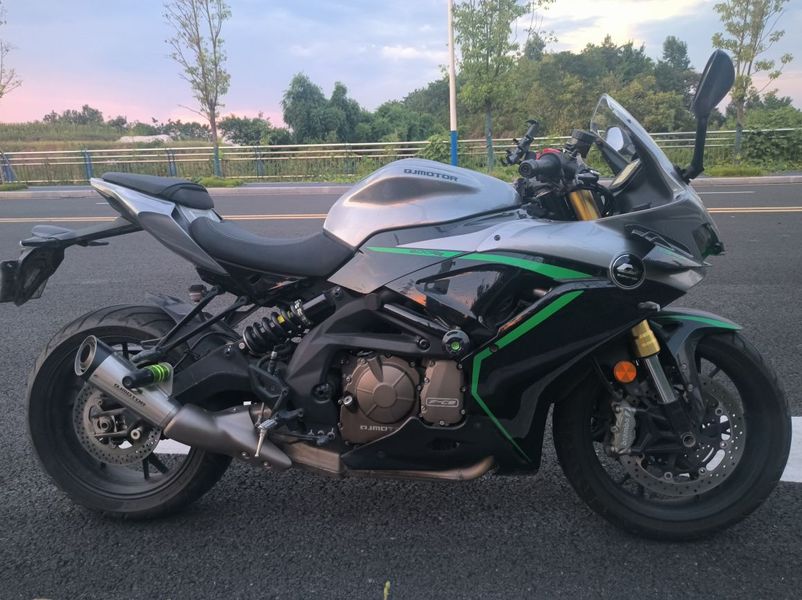 QJMOTOR 赛600