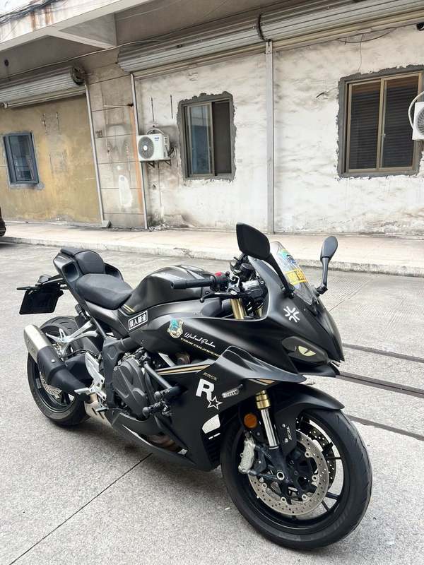 QJMOTOR 赛800