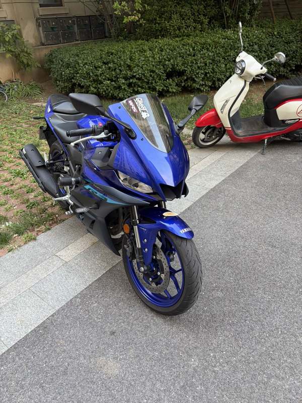 雅马哈 YZF-R3