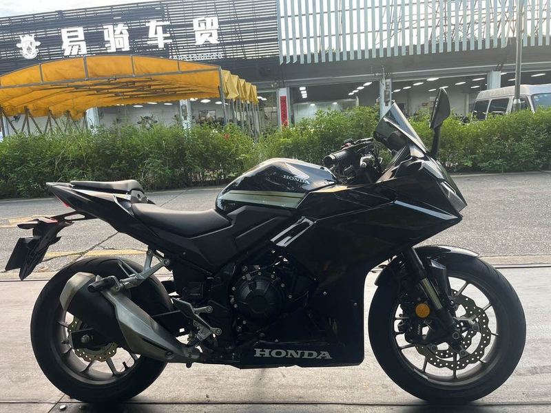 本田WING CBR400R
