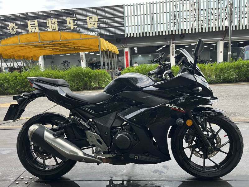 豪爵铃木 GSX250R