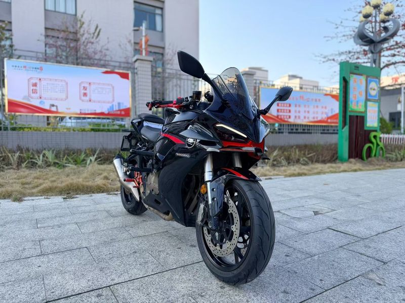 QJMOTOR 赛600