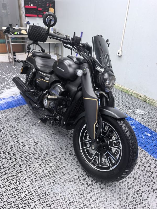 QJMOTOR 闪400