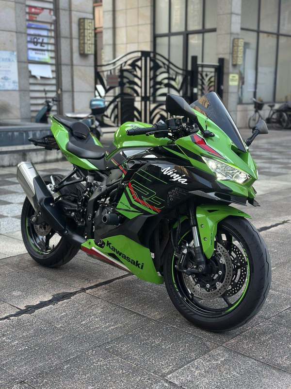川崎 ZX-4R