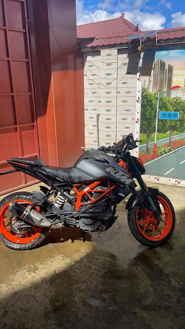 KTMR2R 390 Duke