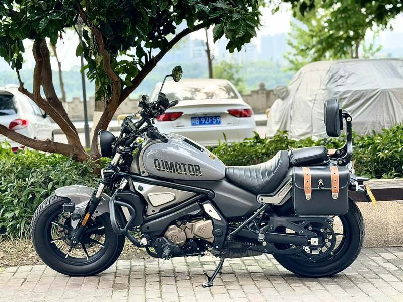 QJMOTOR 闪500S