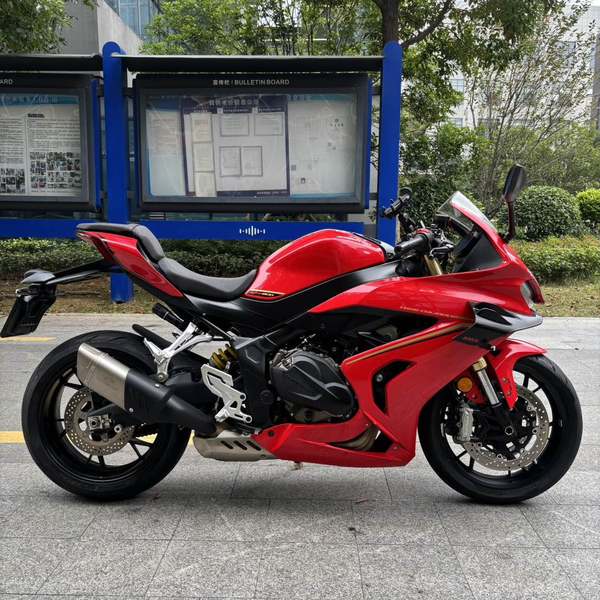 QJMOTOR 赛800
