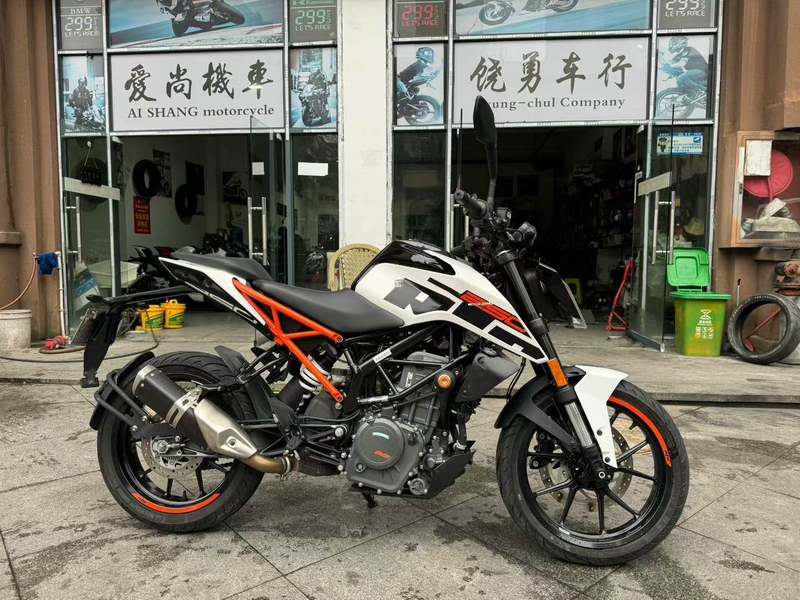 KTMR2R 250 Duke