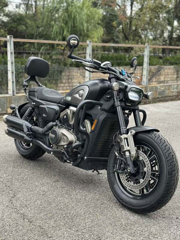 QJMOTOR 闪600