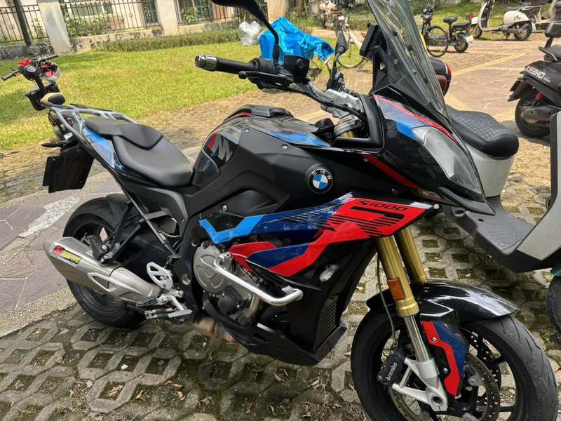 宝马 S 1000 XR