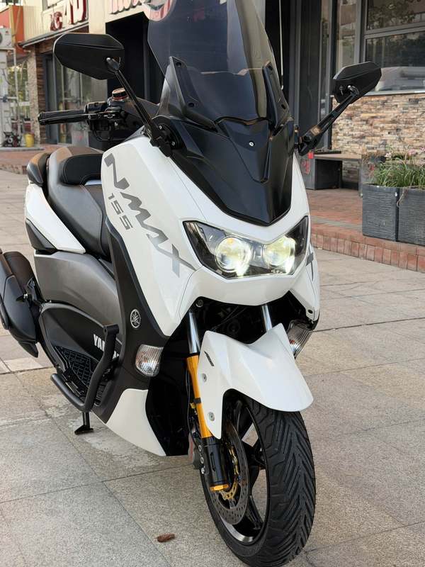 雅马哈 NMAX
