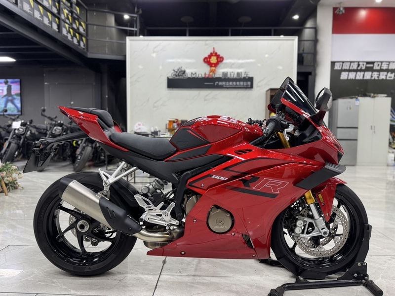 张雪机车 500RR