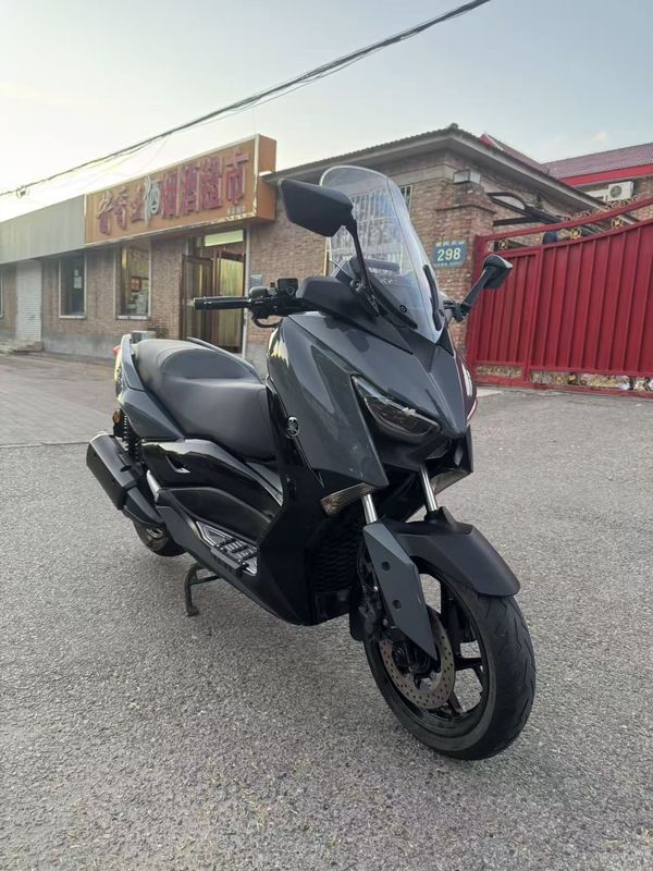 雅马哈 XMAX