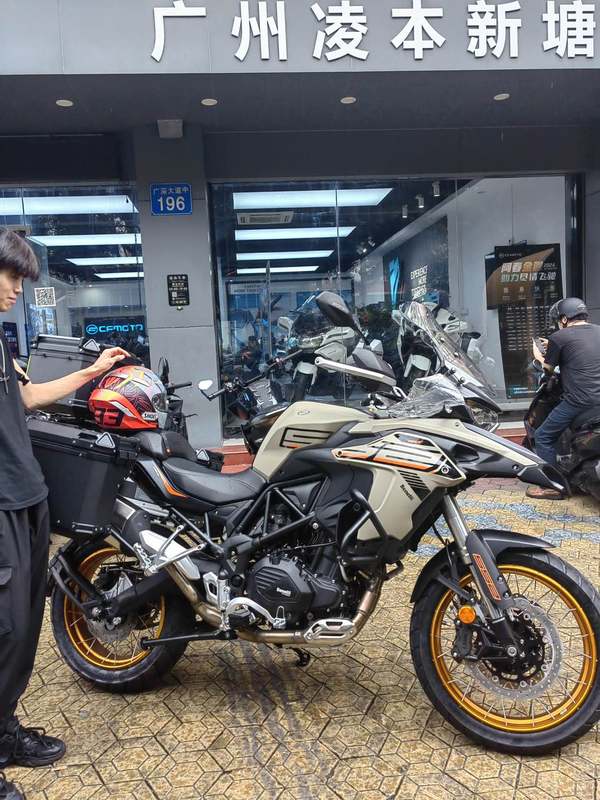 贝纳利 TRK552