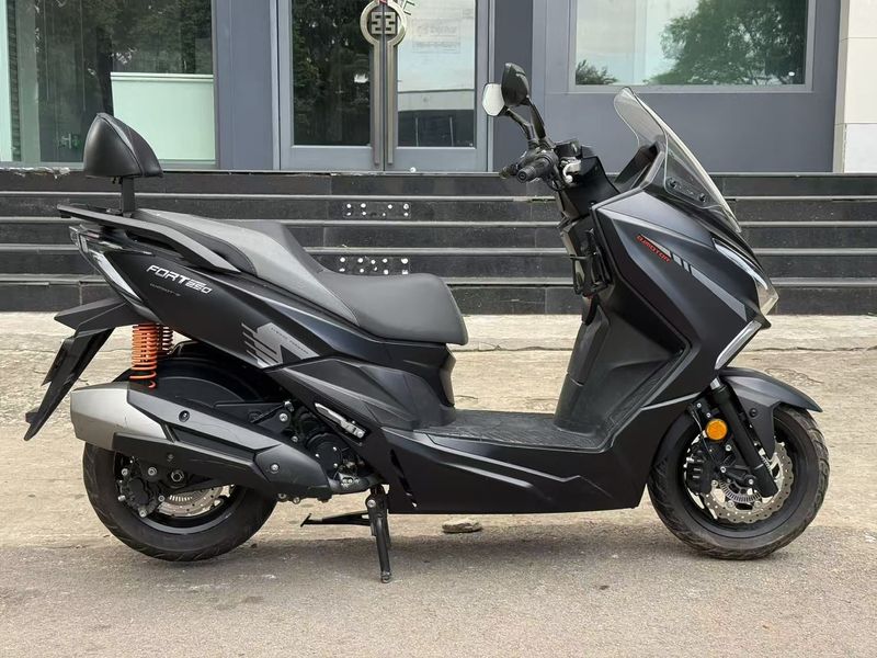 QJMOTOR 鸿250