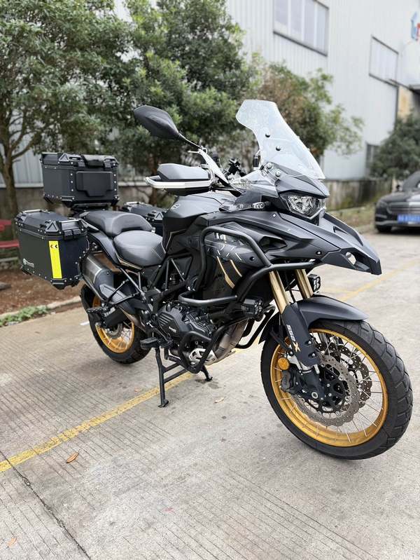 贝纳利 TRK552