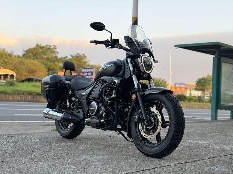 豪爵 TR300