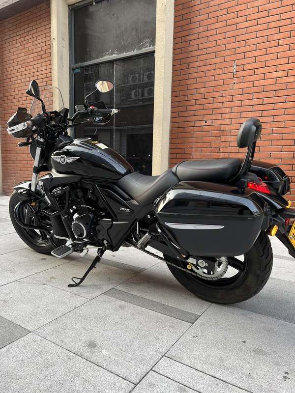 豪爵 TR300