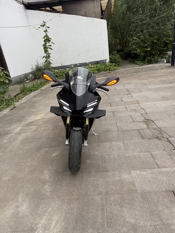 张雪机车 500RR