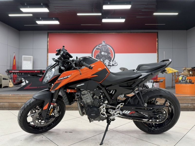 KTMR2R 790 Duke