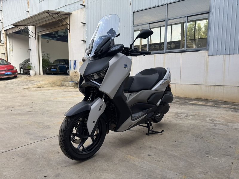 雅马哈 XMAX
