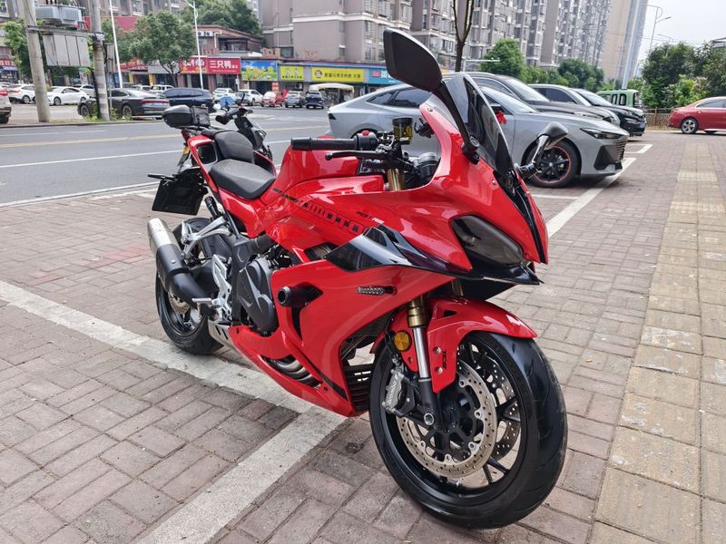 QJMOTOR 赛600
