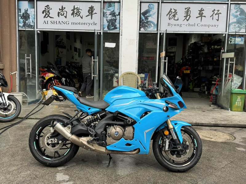 QJMOTOR 赛600