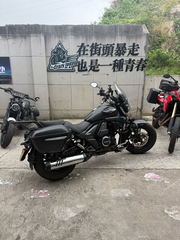 豪爵 TR300