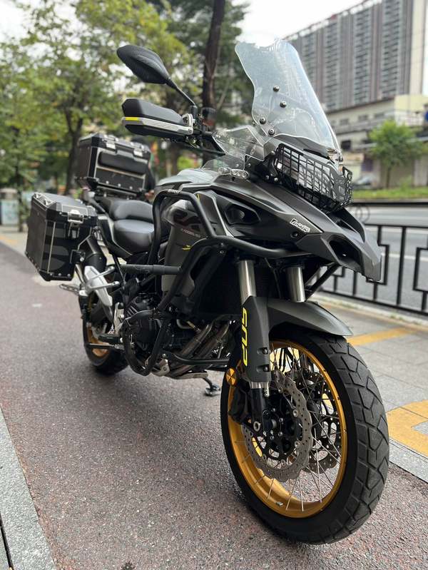 贝纳利 金鹏 TRK502