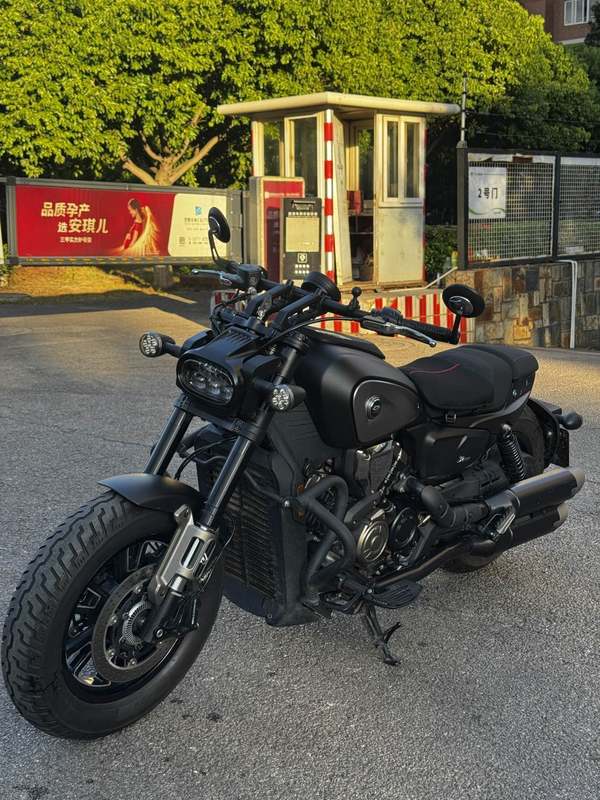 QJMOTOR 闪600